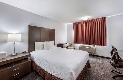 Grants Pass Hotel | You Found it! Family-friendly Unit. Located in the Heart of Grants Pass, Oregon!