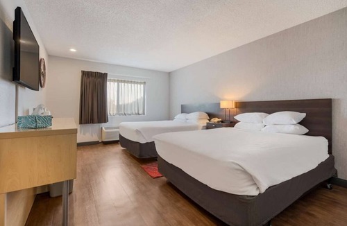 Ontario Hotel | You Found it! Pool, Pet-friendly Property, Free Parking, Free Breakfast