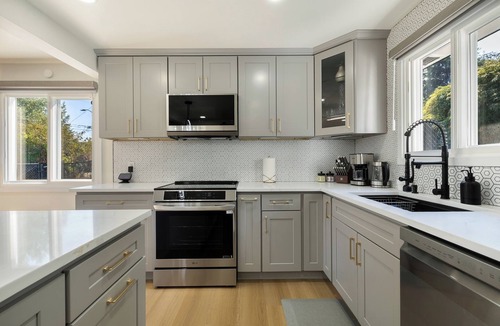 Highline Apartment | “Your cozy family spot in the perfect part of Seattle, minutes from everything“