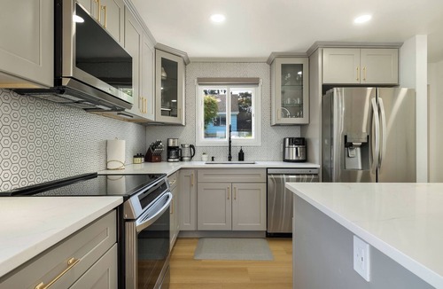Highline Apartment | “Your cozy family spot in the perfect part of Seattle, minutes from everything“