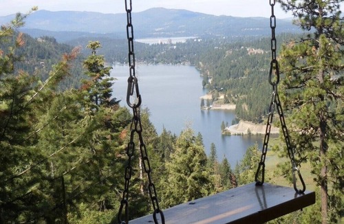 Coeur d'Alene Cabin | Your Dream Getaway - Large Cabin in Coeur D'Alene