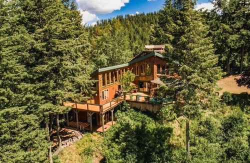 Coeur d'Alene Cabin | Your Dream Getaway - Large Cabin in Coeur D'Alene