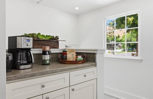 North End House | Your Family WANTS to stay here! Walk to Hyde Park, Camel's Back Park & Hike Boise Foothills!