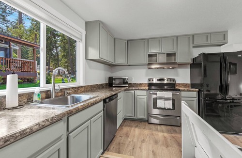 Bayview House | Your gateway to fun on the water and in the woods in beautiful Bayview, Idaho!