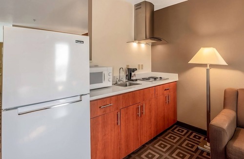Kennewick Resort | Your Home Away From Home! Family-friendly unit w/Kitchen! Near Badger Mountain!