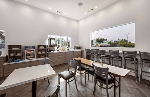 Grants Pass Hotel | Your Home Away From Home! Family-friendly Unit Awaits! Close to Rogue River