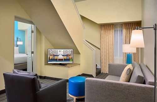 White Station House | Your Home Far Away From Home! 3 Units Close to Memphis Zoo, Pets Allowed!