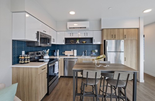 Cliff - Cannon Apartment | Your Luxury Retreat Awaits Free parking available