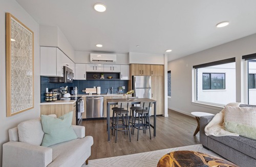 Cliff - Cannon Apartment | Your Luxury Retreat Awaits Free parking available