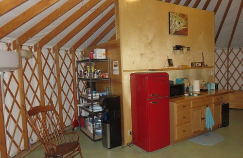 Buhl House | Your own private spa! Yurt with natural geothermal hot water.