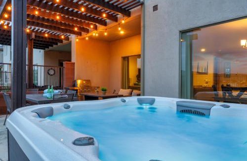 Hurricane House | Zion Escape-Private Hot Tub