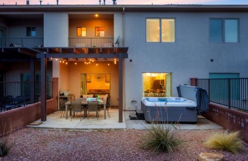 Hurricane House | Zion Escape-Private Hot Tub