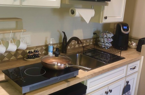 Hurricane House | Zion getaway 4 bedroom apt within my home! Private & separate from owners area!