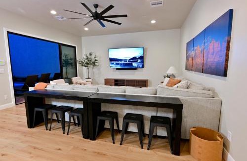 Hurricane House | Zion Red Villa at Sand Hollow with Private Pool and Hot Tub