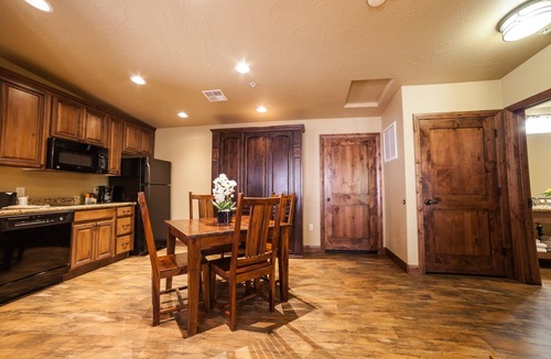 Zion National Park South Entrance Apartment | Zion Springside Lodge | Near Zion Park Entrance And Zion Nature Center
