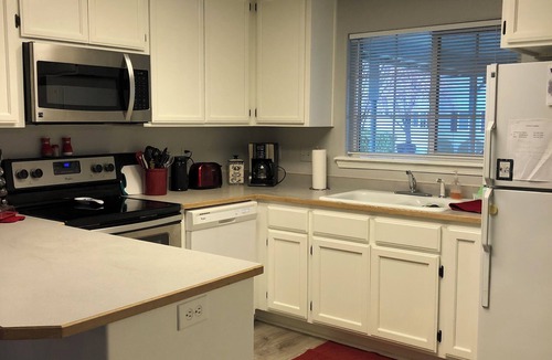 Medford House | ZZ ZANY ZOO II - Townhome, with Carport & Garage