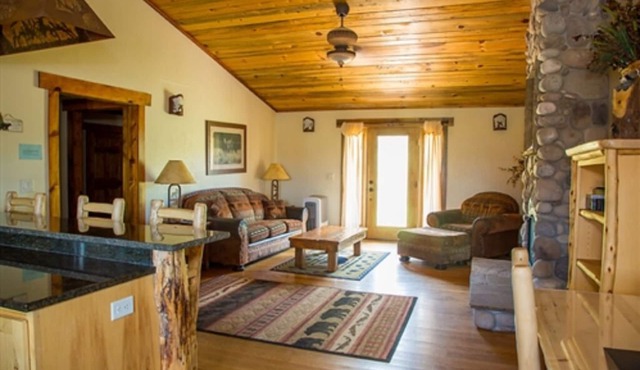 10) 1 Bedroom Condo - King - The Mountain Inn