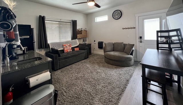 1085C - TJ Rancher Corp & Vaca Rental -Kitchenette