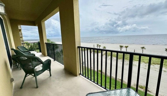 #123 Beachfront Condo with Amazing Views