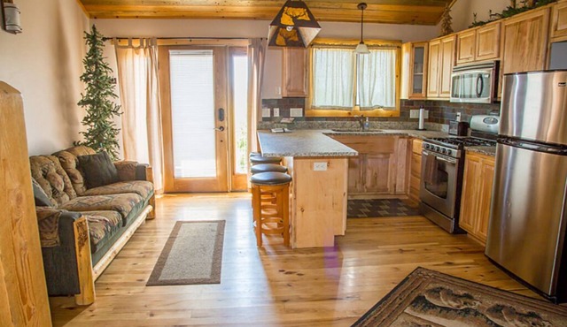 16) 1 BEDROOM WITH LOFT CONDOS - 3 QUEENS- The Mountain Inn
