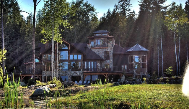 18-acre Italian-Style Mountain Villa: Talus Rock Retreat in Sandpoint, Idaho
