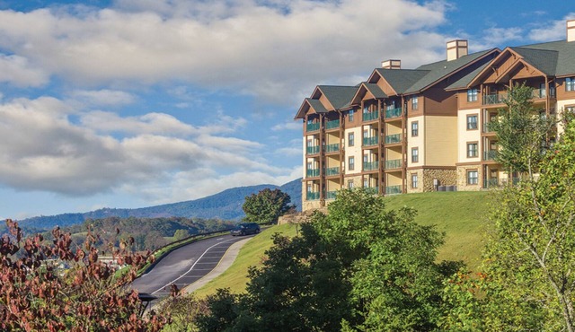 1BD/Sevierville - Smoky Mountains Resort w/pools!