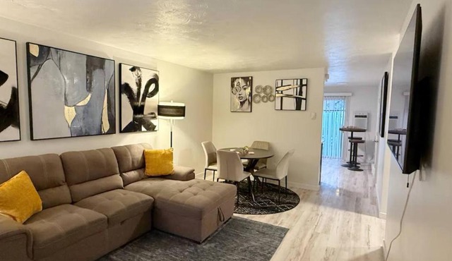 2 King beds Queen Sleeper Sacred Hear Downtown