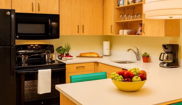 2 Spacious Classy Units, Near 10 Fairway, With Outdoor Pool, Pets Are Allowed!