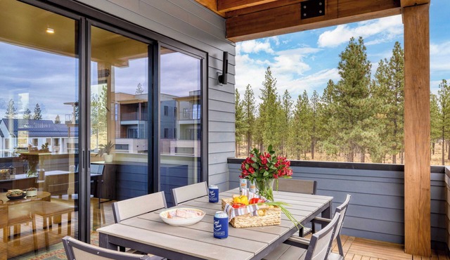 2 Units Minutes to Old Bend Deck + Hot Tub 1216 Skyline Ranch by Avantstay