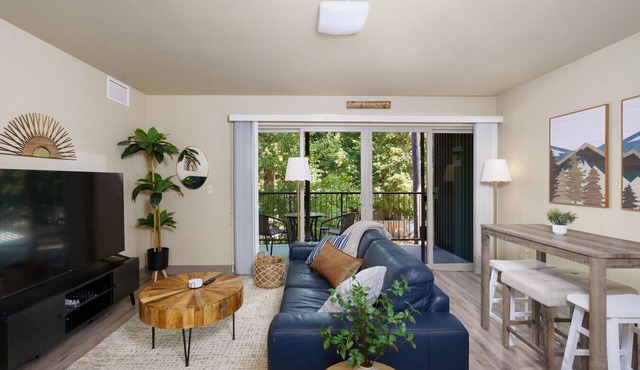 2BR Loft–5 Min to Lake&Downtown