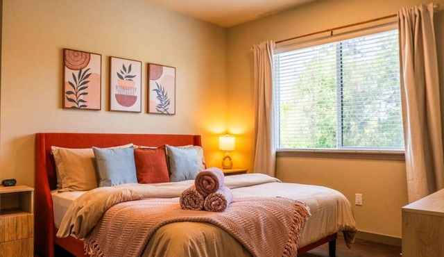 2BR | Near CDA Lake | Gym, In-Unit Laundry