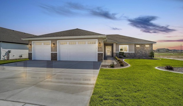 3 bed, 2 bath, Brand New Home in a New Neighborhood Close to the Hospital.