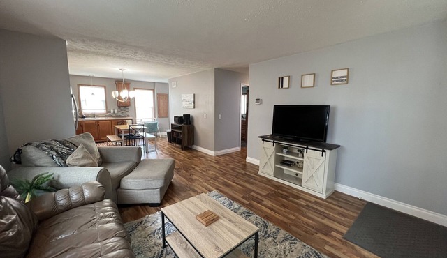 3 bed, 2 bath near TRNP, Medora and Dickinson