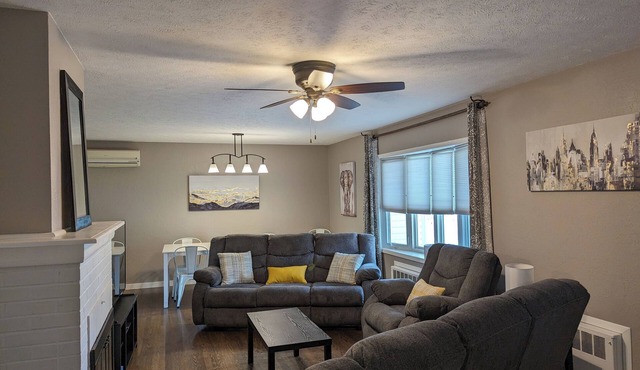 3-bedroom house in charming Riverdale with WiFi, AC. Book now