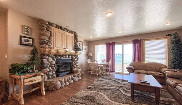 3 Bedroom Lake View Condo 874 #1 (Bear`s Den)