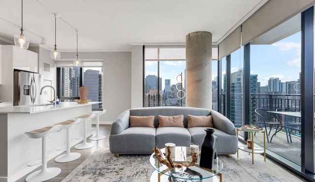 3 Stylish 2BRs Steps from Magnificent Mile