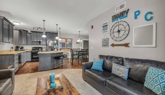 3BD Olympic Park Condo on FREE Shuttle Line