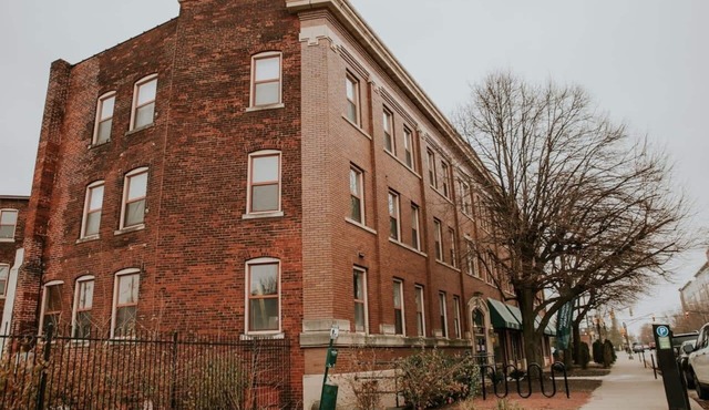 3BR/3BA Combined Apartments Near Lucas Oil Stadiom