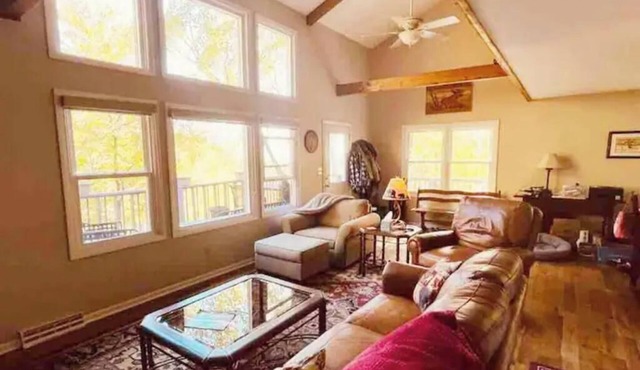 3BR, 3BA, Mountain Views, Hot Tub, Game Room & Pet Friendly in Seven Devils
