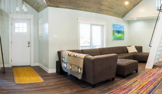 3BR Home - Red Roost Main Floor only