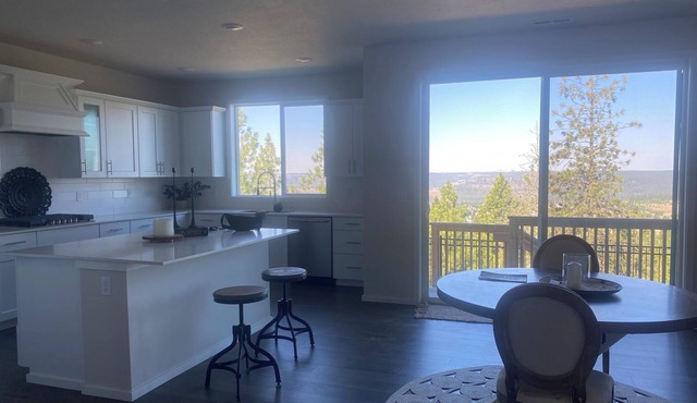 4-bedroom house in wonderful fivemike Spokane with WiFi, AC close to down town