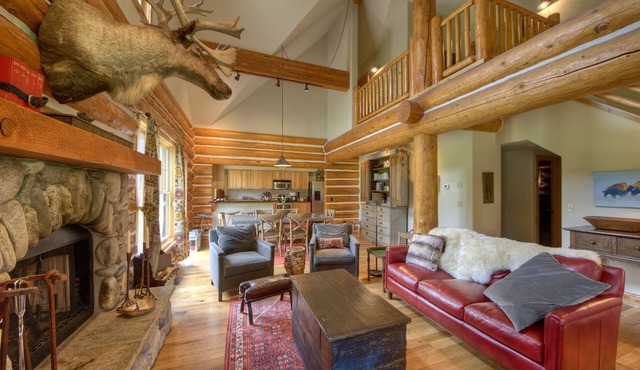 4 Bedroom Luxury Ski in/Ski Out Powder Ridge Cabin W/Hot Tub