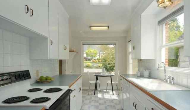 4-Bedroom, perfect for World Cup. Bus to Stadium. Close to Discovery Park.