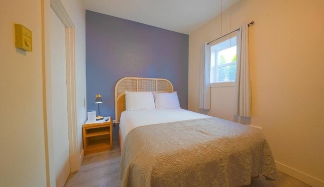 4 Clean, Comfortable & Affordable Rooms Near Seaside’s Must-See Attractions! in Seaside