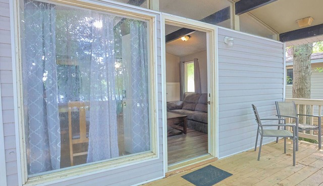 #4 Cozy 1-bedroom cabin on beautiful West Point Lake in LaGrange, Ga.