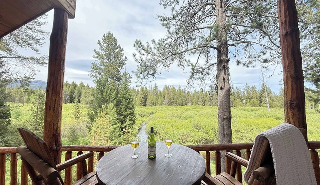 40 MI to YNP | Creek Views | Hidden Creek Cabin