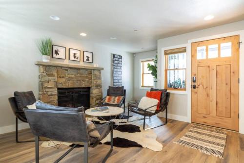 4BDR Downtown Home Walk to Chairlifts