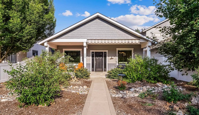 4BR Coeur d'Alene Home, Firepit & Walk to Lake