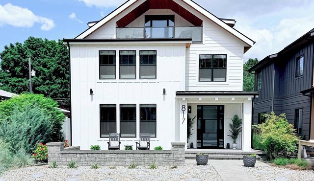4BR Walkable Home w Hot Tub, Downtown CDA