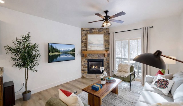 5569 Gold Medal Getaway Cozy Mountain Escape with Hot Tub